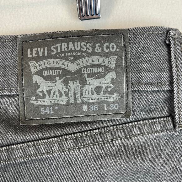 Levis 541 Jeans Mens 36x30 Black Gray Athletic Tapered‎ Mid Rise Stretch Denim - Picture 4 of 11
